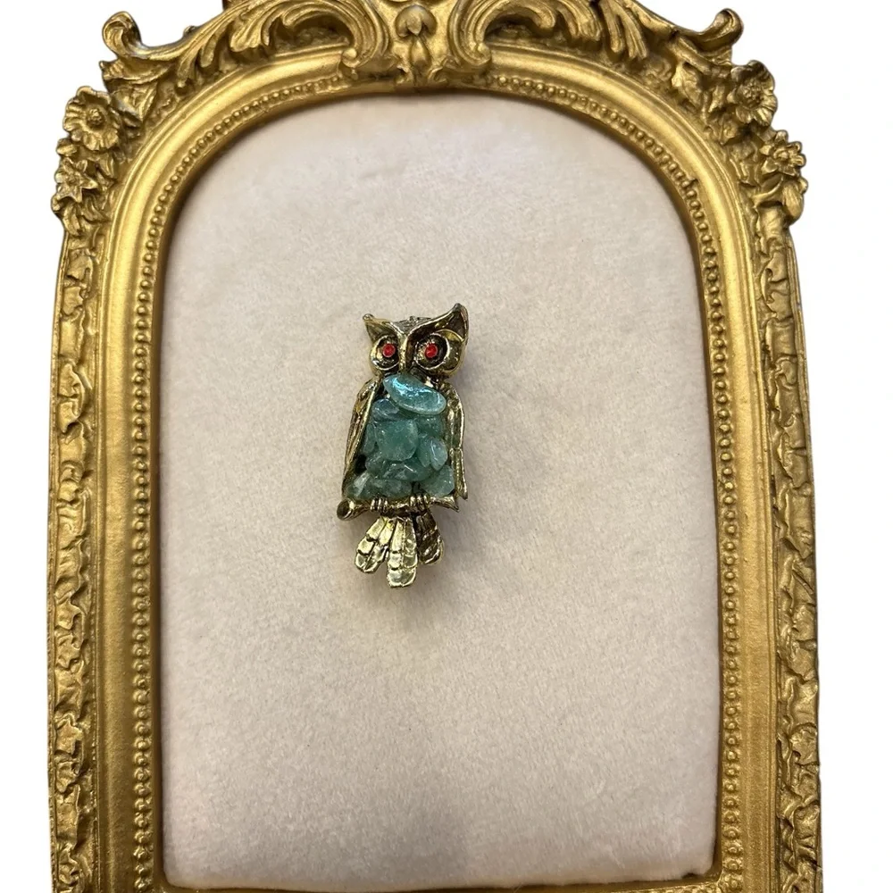 Vintage Owl Brooch Pin Gold‎ Tone Colorful Green Stones Fun